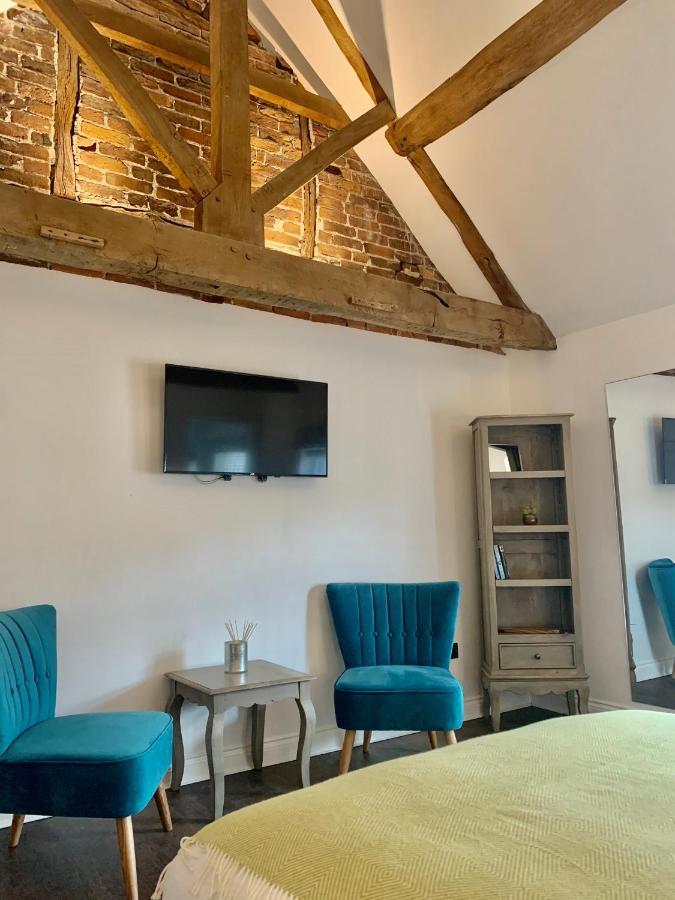 Upstairs At 33 - Self Check In Boutique Accommodation In Worcester Centre Экстерьер фото